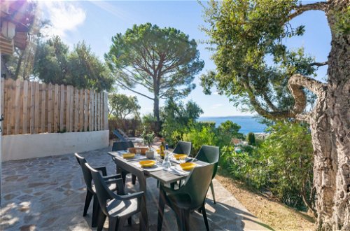 Foto 15 - Casa de 3 habitaciones en Roquebrune-sur-Argens con terraza y vistas al mar