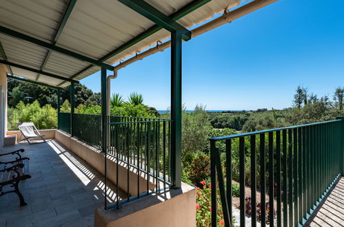 Photo 3 - Maison de 3 chambres à Cervione avec jardin et vues à la mer