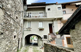 Foto 2 - Casa de 3 habitaciones en Baveno con vistas a la montaña