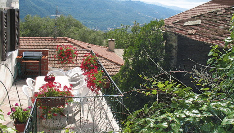 Foto 1 - Casa de 2 habitaciones en Dolcedo con piscina y terraza