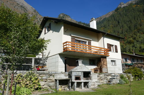 Photo 6 - Maison de 2 chambres à Blenio avec jardin et sauna