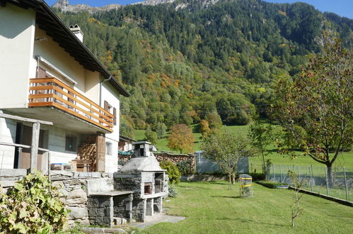 Foto 19 - Casa de 2 quartos em Blenio com jardim e sauna