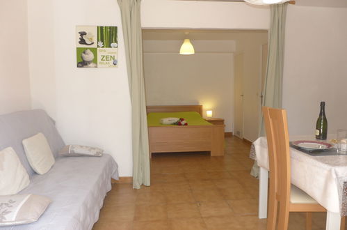 Foto 15 - Apartamento de 1 quarto em Roquebrune-sur-Argens com jardim e terraço