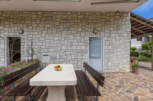 Photo 30 - 1 bedroom Apartment in Umag with swimming pool and garden