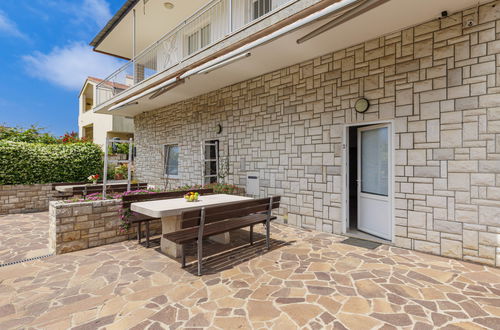 Photo 29 - 1 bedroom Apartment in Umag with swimming pool and garden