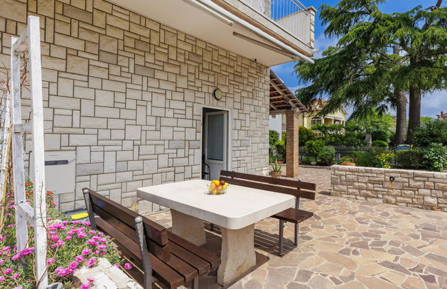 Apartamento de 2 quartos em Umag com piscina e jardim - Foto 14