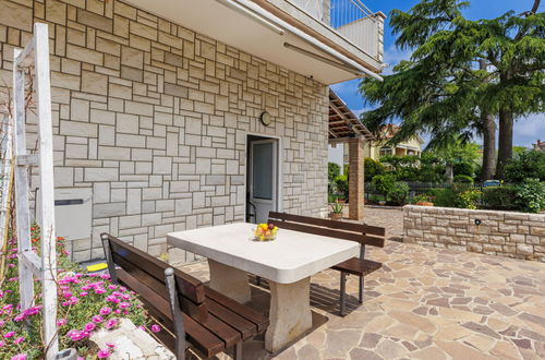 Photo 28 - 1 bedroom Apartment in Umag with swimming pool and garden