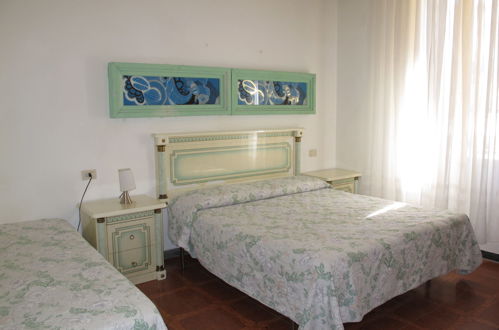 Foto 4 - Apartamento de 4 habitaciones en Cattolica con vistas al mar