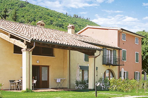 Photo 22 - Appartement de 2 chambres à Garda avec piscine et vues sur la montagne