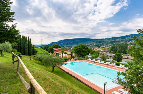 Foto 23 - Apartamento de 2 habitaciones en Garda con piscina y vistas a la montaña