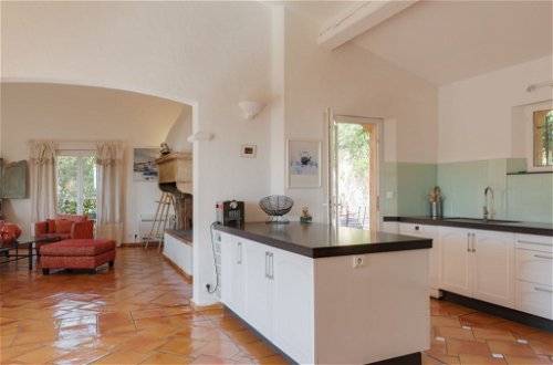 Photo 4 - 5 bedroom House in Sainte-Maxime with private pool and sea view
