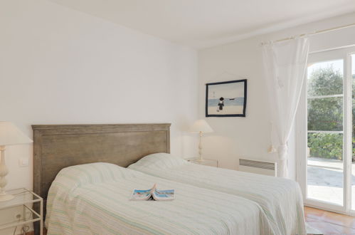 Foto 12 - Casa con 5 camere da letto a Sainte-Maxime con piscina privata e vista mare