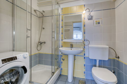 Photo 15 - Appartement de 2 chambres à Omišalj avec jardin et terrasse