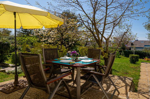 Photo 2 - Appartement de 2 chambres à Omišalj avec jardin et terrasse