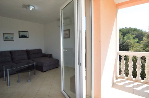 Photo 9 - 3 bedroom Apartment in Tisno with terrace and sea view