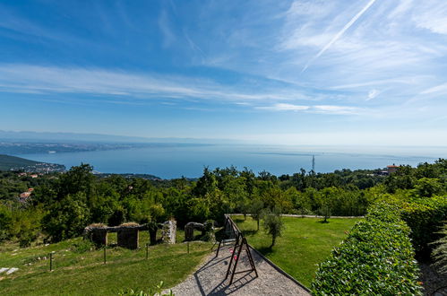 Foto 52 - Haus mit 4 Schlafzimmern in Opatija mit privater pool und garten