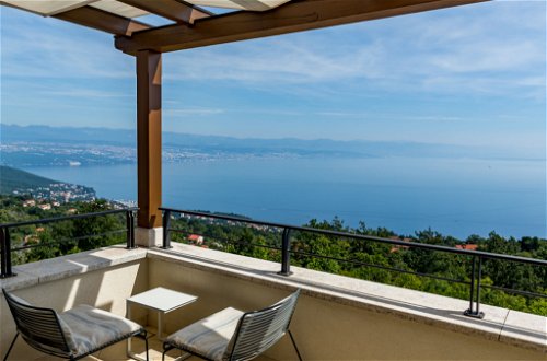 Foto 26 - Casa de 4 habitaciones en Opatija con piscina privada y vistas al mar