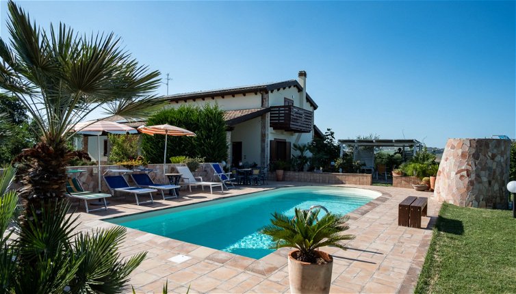 Photo 1 - 3 bedroom House in Città Sant'Angelo with swimming pool and sea view