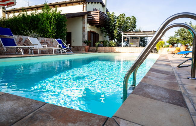 Casa de 3 quartos em Città Sant'Angelo com piscina e jardim - Foto 20