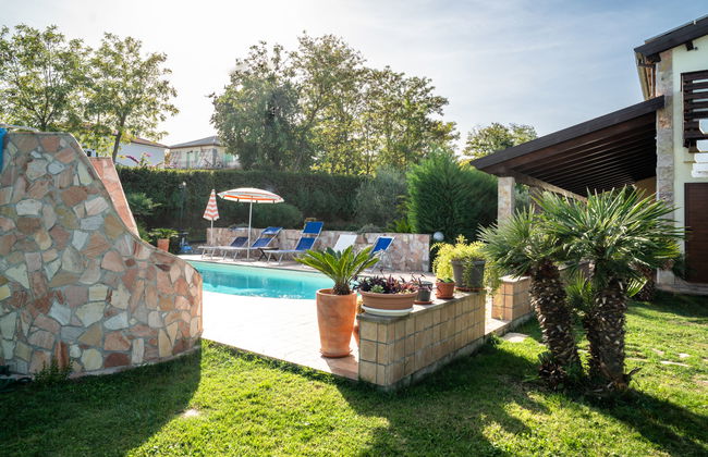 Casa de 3 quartos em Città Sant'Angelo com piscina e jardim - Foto 23