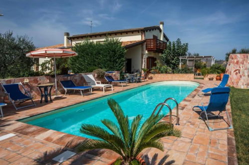 Photo 1 - Maison de 3 chambres à Città Sant'Angelo avec piscine et jardin