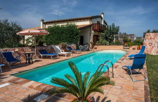 Photo 1 - Maison de 3 chambres à Città Sant'Angelo avec piscine et jardin