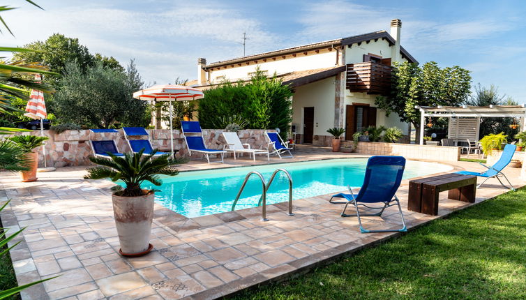 Photo 1 - 3 bedroom House in Città Sant'Angelo with swimming pool and garden