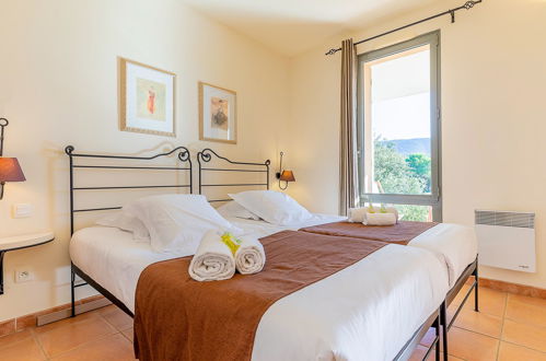 Foto 5 - Appartamento con 2 camere da letto a Saumane-de-Vaucluse con piscina e giardino