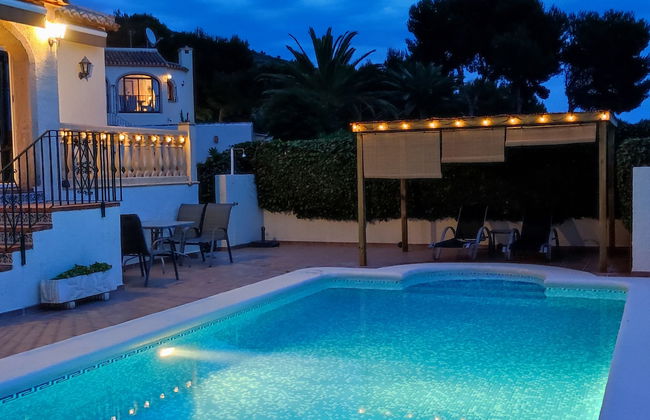 Casa de 4 quartos em Jávea com piscina privada e jardim - Foto 32