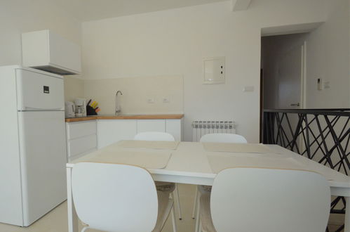 Foto 6 - Apartamento de 1 quarto em Umag com jardim