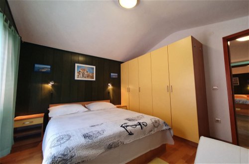 Foto 8 - Apartamento de 3 habitaciones en Primošten con piscina privada y vistas al mar