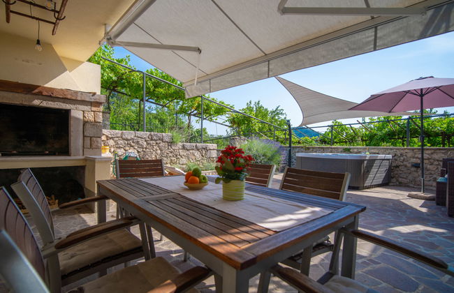 Casa de 3 quartos em Vinodolska Općina com piscina privada e jardim - Foto 2