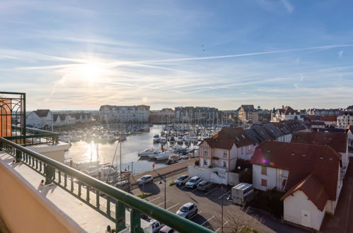 Foto 5 - Apartamento de 3 quartos em Dives-sur-Mer com piscina e vistas do mar