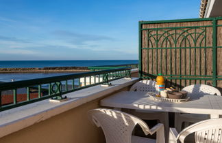 Foto 3 - Apartamento de 3 habitaciones en Dives-sur-Mer con piscina y vistas al mar