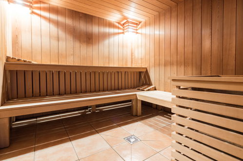 Foto 11 - Appartamento con 2 camere da letto a Montgenèvre con piscina e sauna