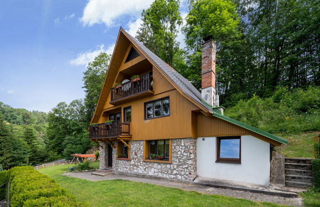 Casa de 3 quartos em Benecko com jardim - Foto 1