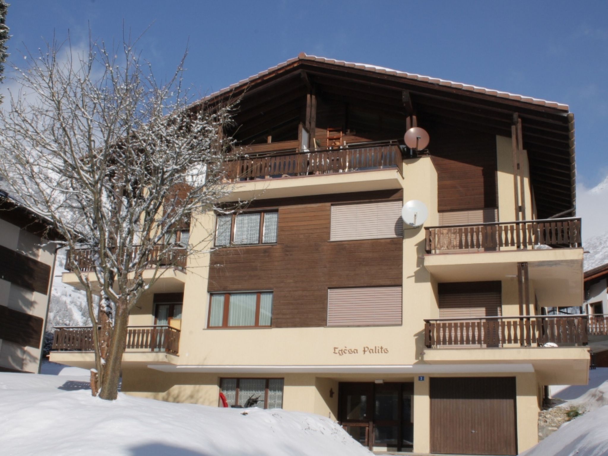 Photo 2 - Appartement de 2 chambres à Tujetsch avec vues sur la montagne