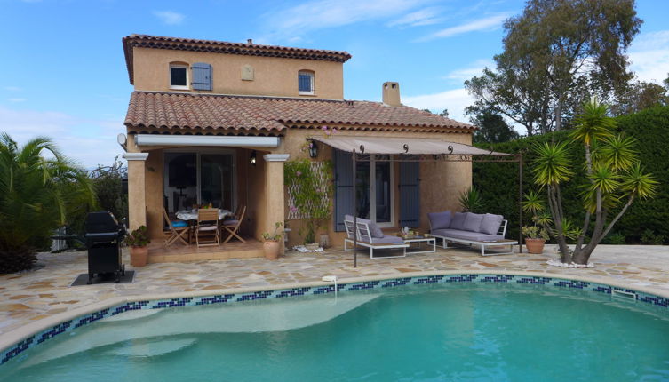Foto 1 - Casa con 3 camere da letto a Fréjus con piscina privata e vista mare
