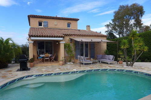 Foto 1 - Casa con 3 camere da letto a Fréjus con piscina privata e vista mare