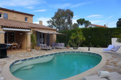Foto 19 - Casa con 3 camere da letto a Fréjus con piscina privata e vista mare