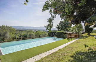 Photo 2 - Maison de 2 chambres à Castelfranco Piandiscò avec piscine et jardin