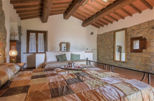 Foto 12 - Apartment mit 1 Schlafzimmer in Castelfranco Piandiscò mit schwimmbad und garten
