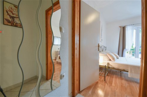 Foto 10 - Appartamento con 2 camere da letto a Zara con terrazza e vista mare