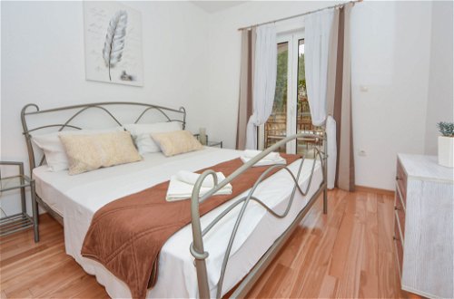 Foto 5 - Appartamento con 2 camere da letto a Zara con terrazza e vista mare