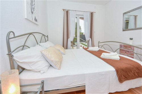 Foto 6 - Appartamento con 2 camere da letto a Zara con terrazza e vista mare