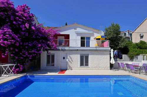 Foto 12 - Casa de 5 habitaciones en Seget con piscina privada y terraza