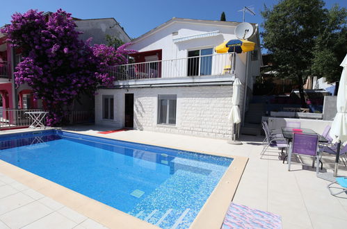 Foto 5 - Haus mit 5 Schlafzimmern in Seget mit privater pool und terrasse