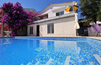 Foto 3 - Casa de 5 habitaciones en Seget con piscina privada y terraza