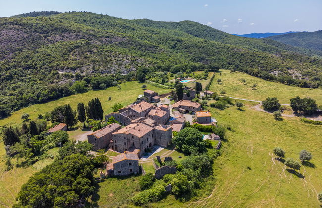 3 bedroom Apartment in Castelnuovo di Val di Cecina with swimming pool and garden - Photo 56
