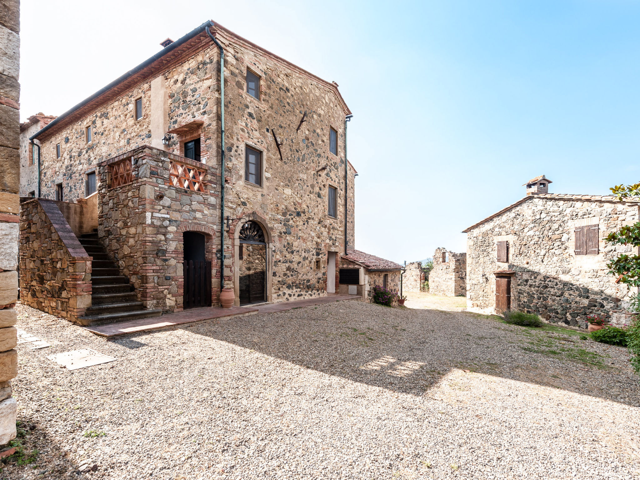 Foto 2 - Apartamento de 1 habitación en Castelnuovo di Val di Cecina con piscina y jardín